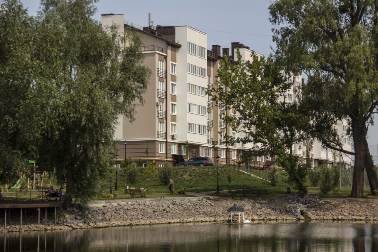 Зображення для публікації '25 тисяч за квадрат: Мін’юст “втопив” в “Озерному гаю” бюджетні мільйони'