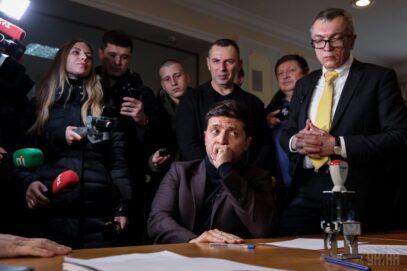 Зображення для публікації 'У Зеленського заявили, що він «не зобов’язаний» декларувати майно заснованої ним компанії'