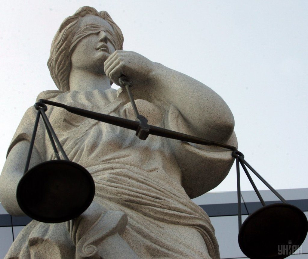 Суд оштрафував слідчого-хабарника — штраф удвічі менший за хабар
