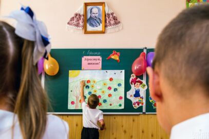Зображення для публікації 'Маріупольські освітяни витратили 13 млн грн на незаповнені школи і “роздуті” штати'