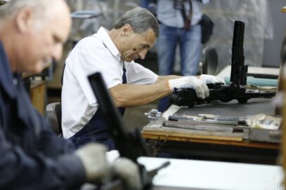 Зображення для публікації 'Завод “Маяк” заборгував майже 26 мільйонів гривень зарплати'