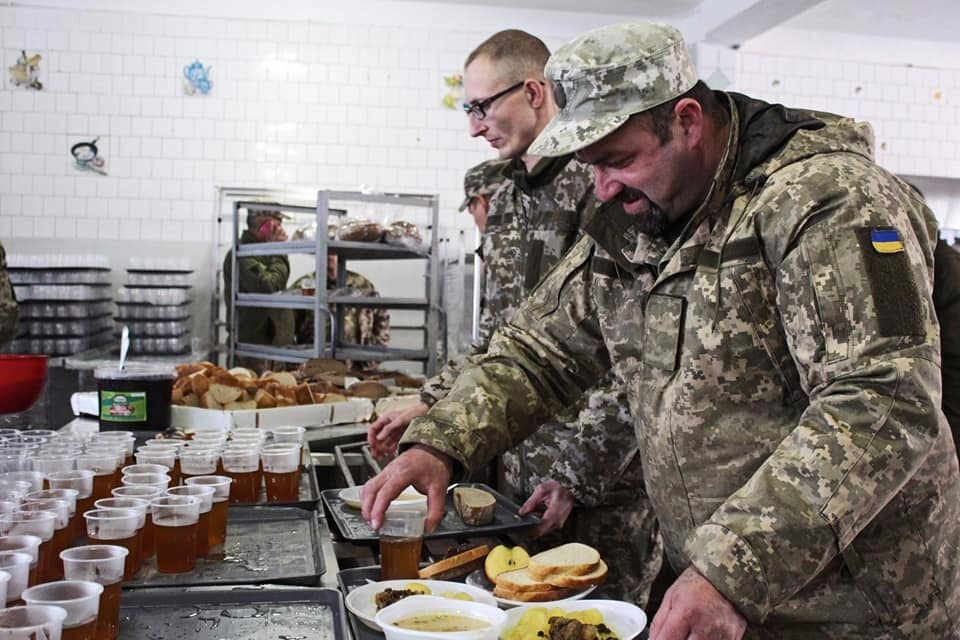 Зображення для публікації '“Преміум” харчування для армії'