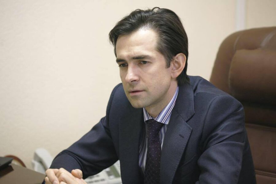 Зображення для публікації 'У сина головного податківця України коштовна квартира на Печерську та новий Porsche'