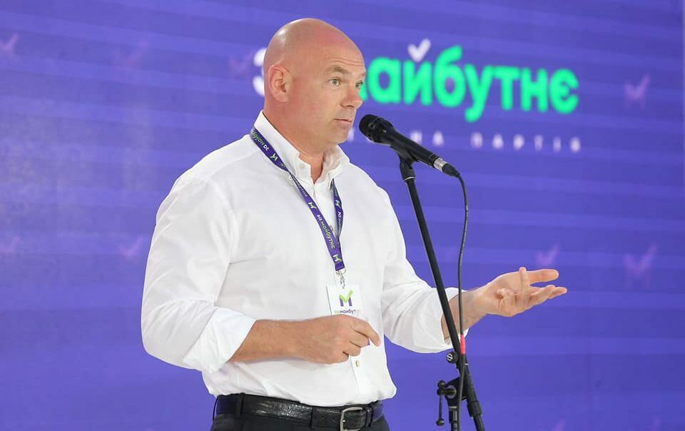 Партія друга Коломойського найбільше серед політсил витратила на Facebook-рекламу в серпні
