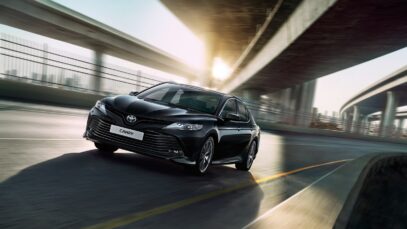 Зображення для публікації 'Верховна Рада планує купити 14 Toyota Camry по 900 тисяч гривень'
