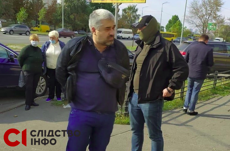 Зображення для публікації 'Спійманий на хабарі скандальний поліцейський Білик продовжує працювати в Нацполіції'