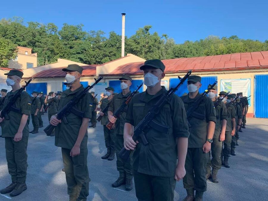 Зображення для публікації 'Нацгвардійці купили масок на 6 млн грн у бізнесменки, фірму якої підозрюють у відмиванні грошей'
