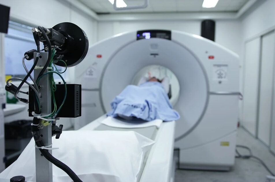 Кому держава віддасть 2 млрд грн за томографи для «ковідних» лікарень