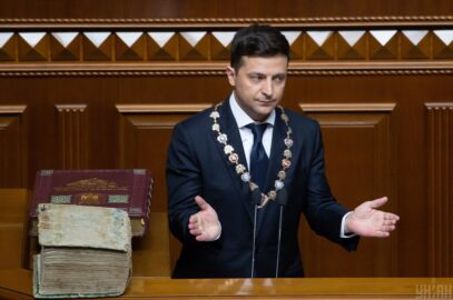 Зображення для публікації 'Таємні зустрічі, телефонні розмови й публічна мовчанка: історія стосунків команди Зеленського з Окружним адмінсудом Києва'