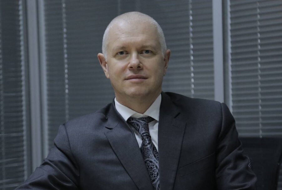 Зображення для публікації 'Справа «Привату»: суд арештував частину активів, які підозрюваний банкір переписав  на родину'