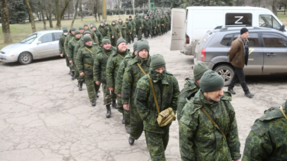 Зображення для публікації 'У «ДНР» чоловіків та жінок-медиків силою забирають на війну. Трупи вбитих видають у магазині або спалюють на заводі'
