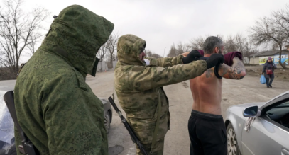 Зображення для публікації 'Правозахисники розповіли, як росіяни використовували мирних українців, яких захопили в полон'