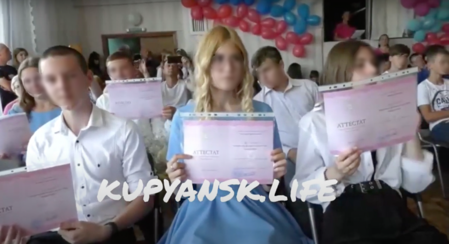 Видача російських дипломів Куп’янським випускникам / Телеграм Kupyansk.Life