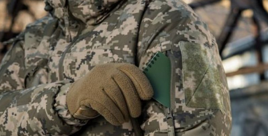 Зображення для публікації 'Поліцейські та військові купують одяг у компанії, яка обманювала державу, щоб перемогти на закупівлі'
