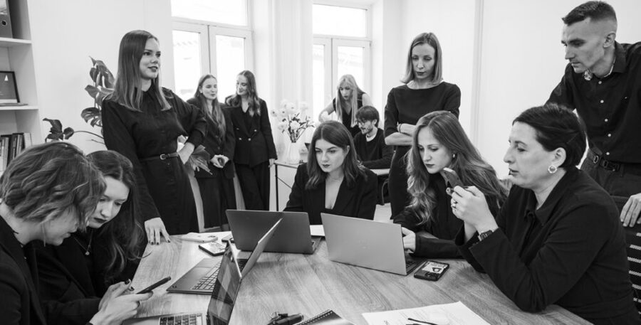 Зображення для публікації '«Слідство.Інфо» запрошує в команду відеографа/-ку'