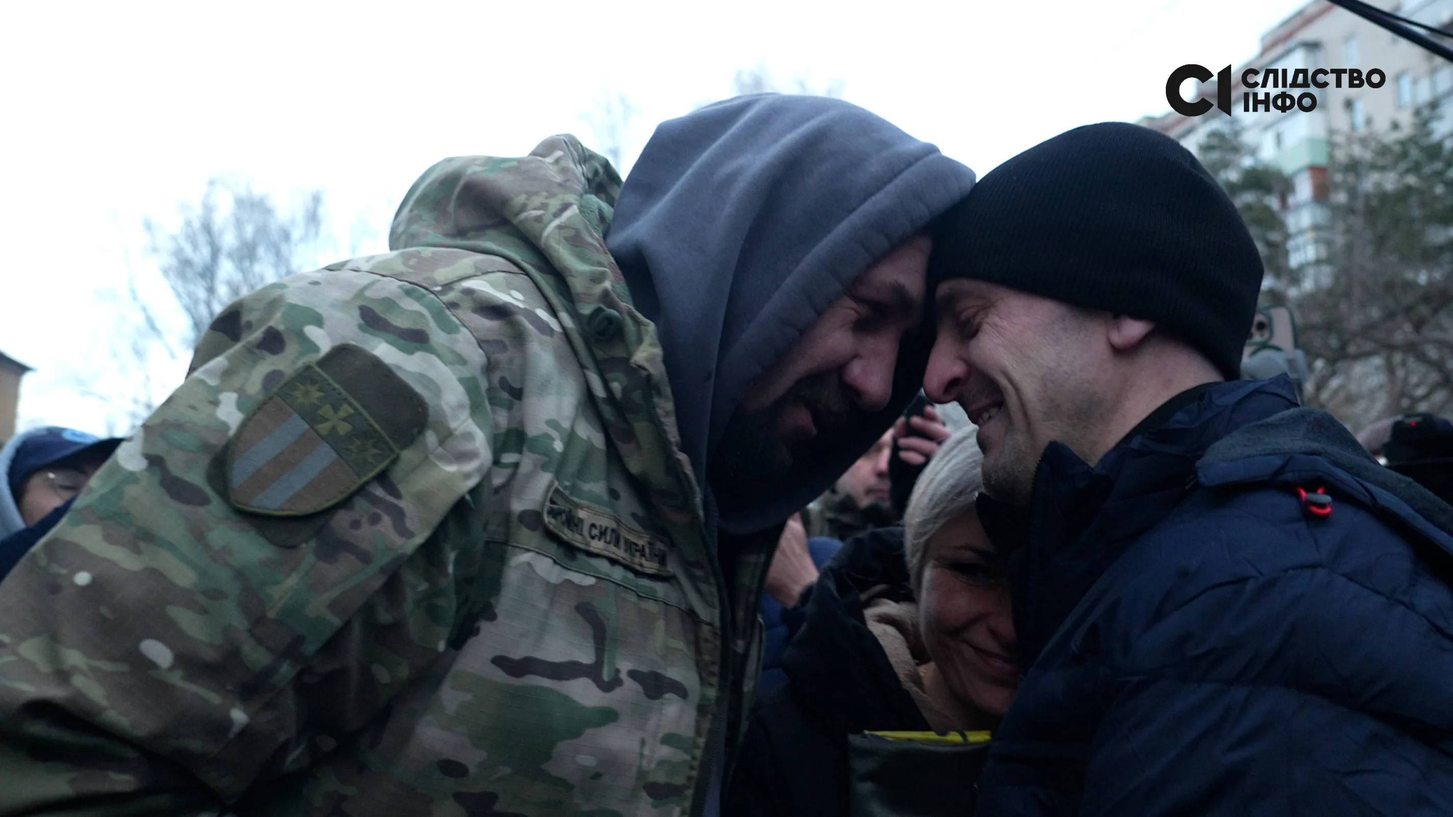 Зображення для публікації '«Колянич, бл*ть! Живий! Тебе ж пошматувало добряче»:  звільнений з полону боєць несподівано зустрів побратима, якого бачив тяжкопораненим'