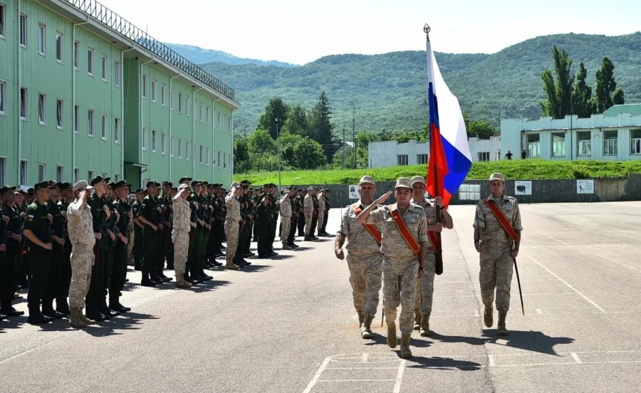 Зображення для публікації 'Окупанти, які можуть бути причетними до голоду в Олешках, скаржаться на брак води та харчів і приховування реальних втрат'