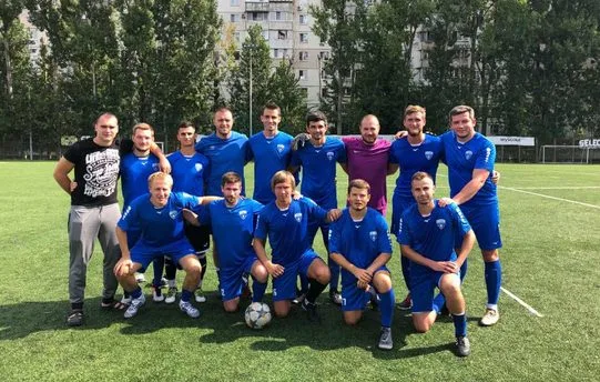 Первый справа в верхнем ряду — Падалка, четвертый слева — Костюк
