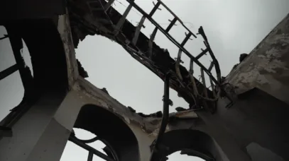 Зображення для публікації '«Хтось вирішив порушити міжнародні конвенції та покласти бомби прямо під наш будинок»: як Мила оговтується після детонації, і які компенсації виплатили потерпілим '